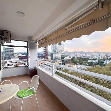Cozy Near The Pyramid, Center 티라나